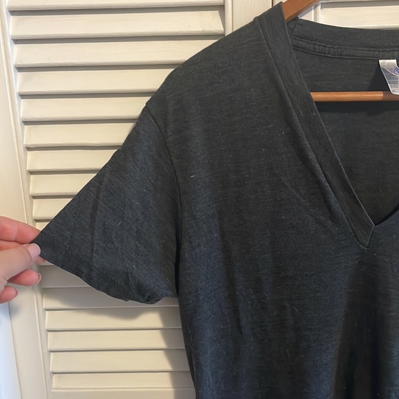 American Apparel l V-Neck T-Shirt - Picture 3 of 3